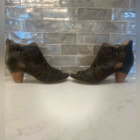 For details please read from original post - Picture 9 of 10